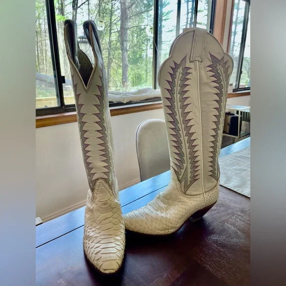 Vintage Tony Lama White Boots - Picture 3 of 6